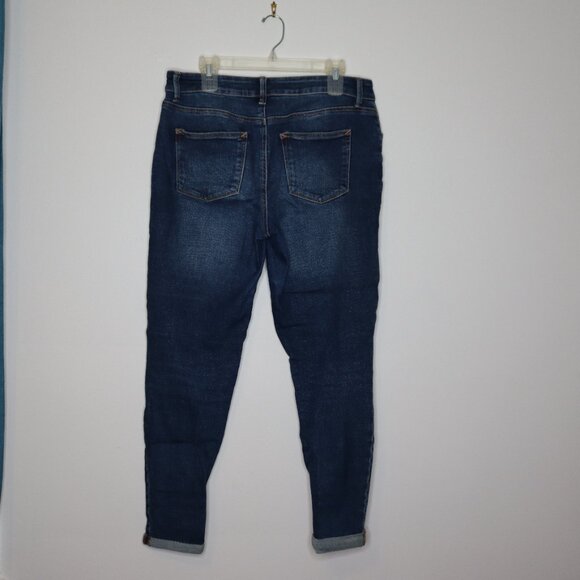 Maurices Straight Leg Jeans, Size 12 Reg, 99% Cotton - Picture 2 of 4